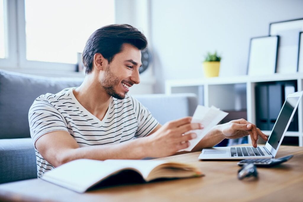 Man refinancing his student loans to a longer term