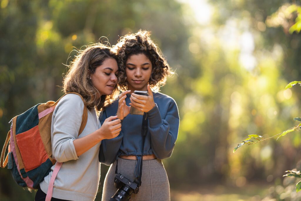 Mother, Daughter, Smart phone, Tourism, Outdoors